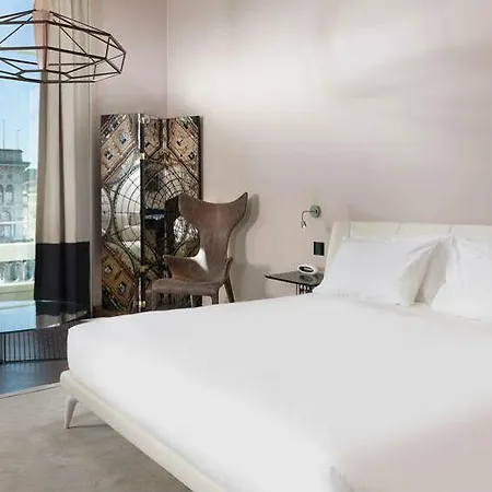 Hotell The Glamore Duomo Milano