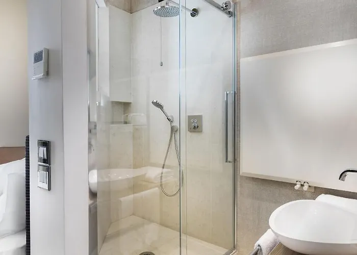 The Glamore Duomo 5* Milaan